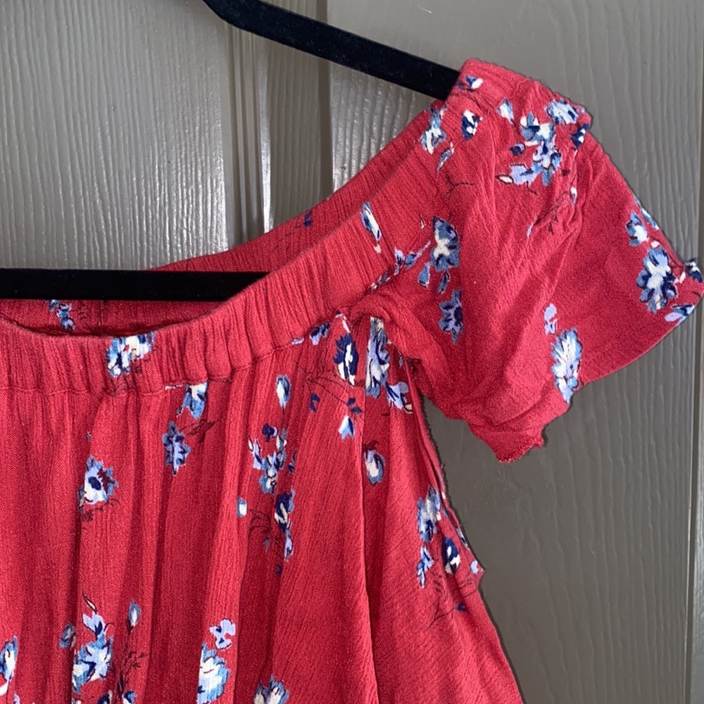 Chelsea & Violet Red crop top - Picture 2 of 6